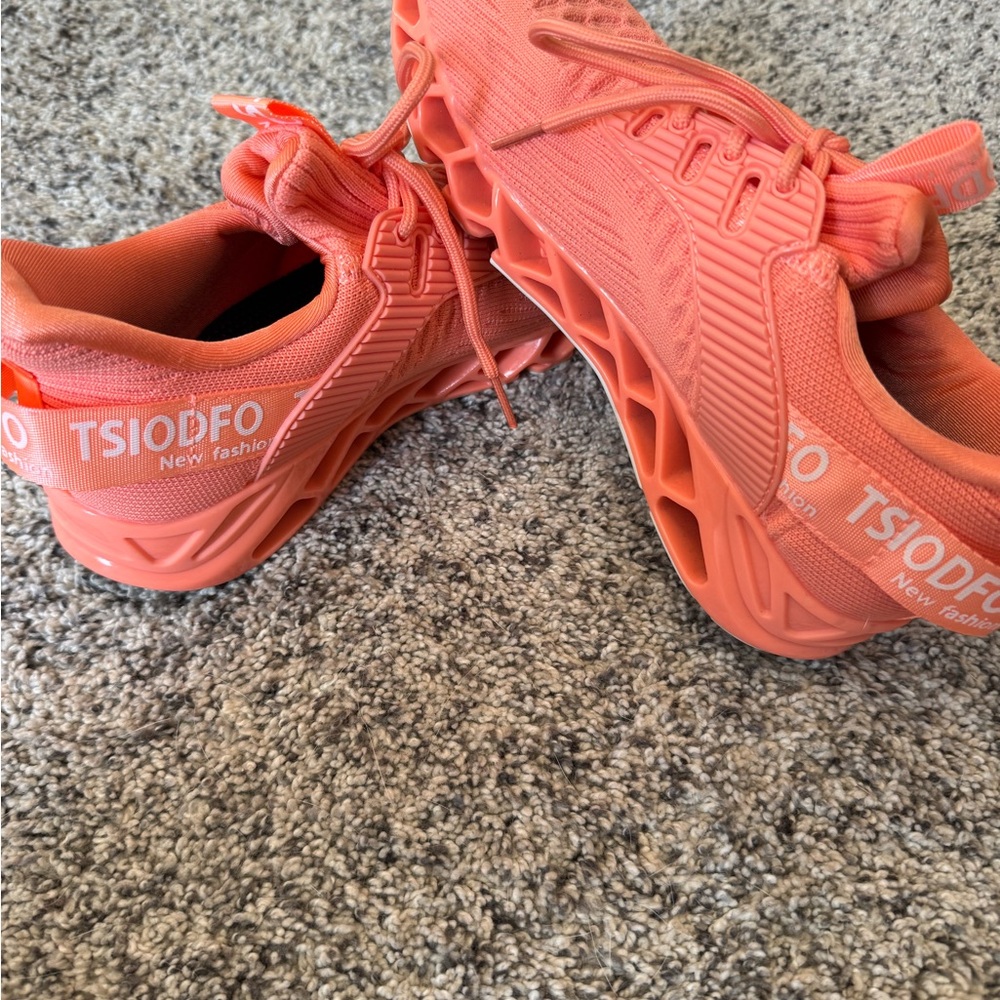 Coral Athletic Shoes with Cushioned Sole and Mesh Upper